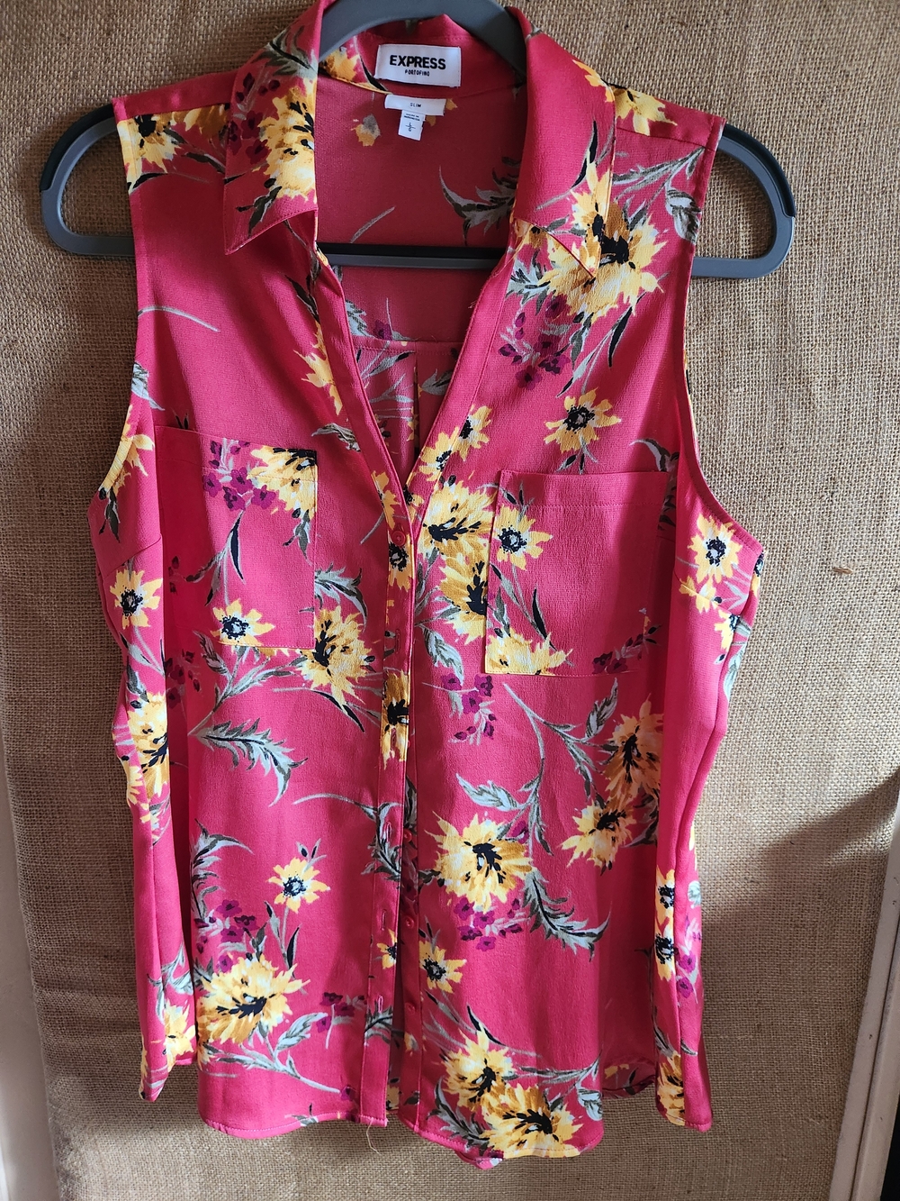 NWOT Express Sleeveless Floral Button-Front Blouse - Red & Yellow